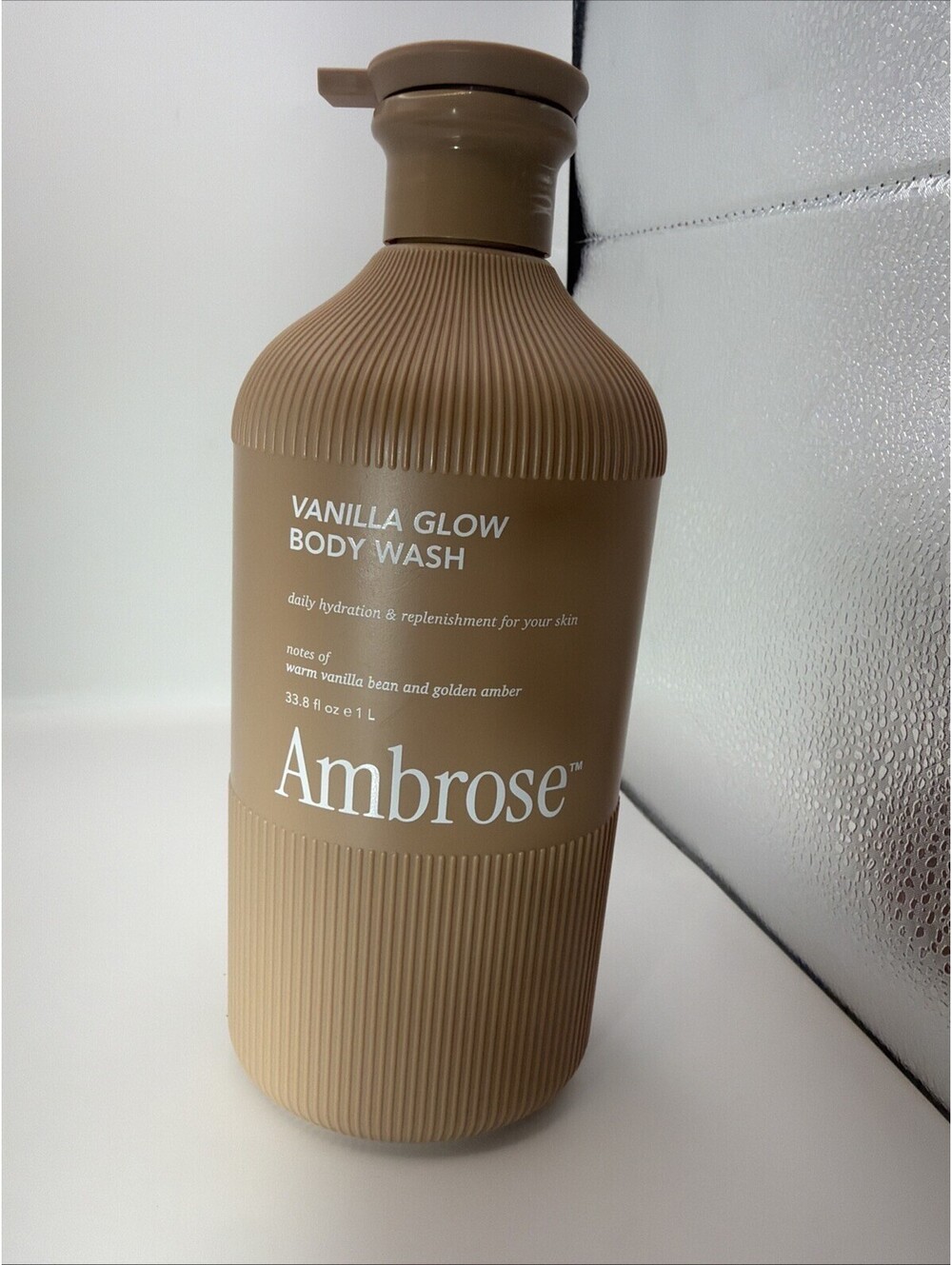 Ambrose Vanilla Glow Body Wash 33.8 oz Vanilla Bean Golden Amber NWT